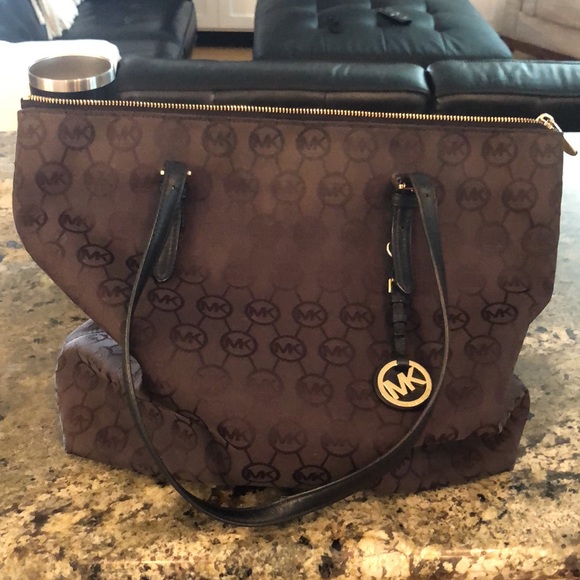 Michael Kors Tote Bag - Picture 9 of 10